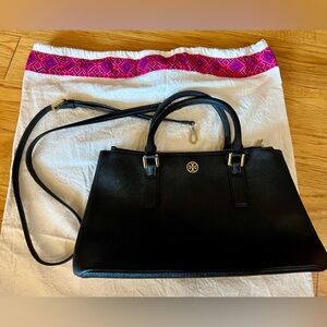 Tory Burch Robinson Double Zip Expandable Side Tote (Black)